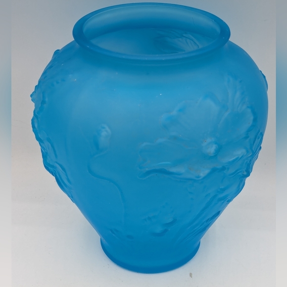 Tiffin Glass Sky Blue Satin Glass "Poppy Vase" - Picture 2 of 8